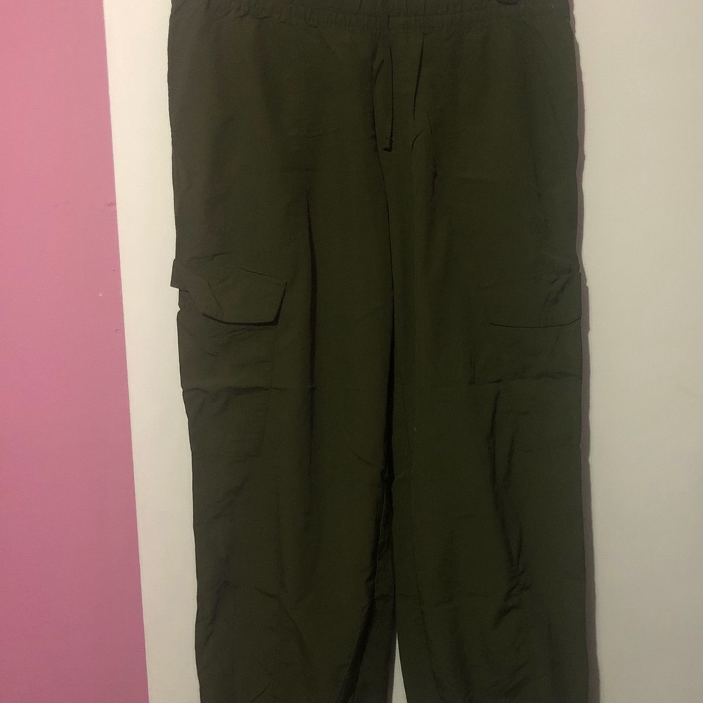Old Navy Women's Olive Cargo Pants